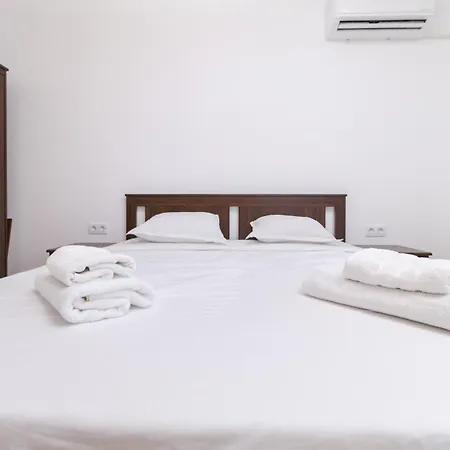 Modern 1-bedroom With Free Parking