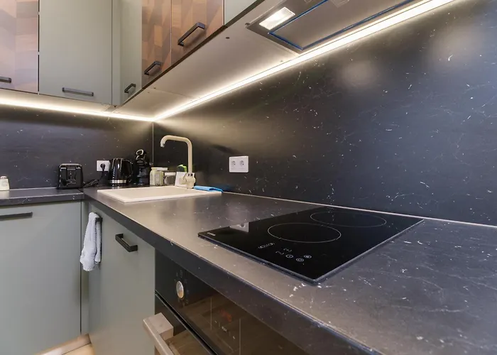 Daire Modern 1-bedroom With Free Parking