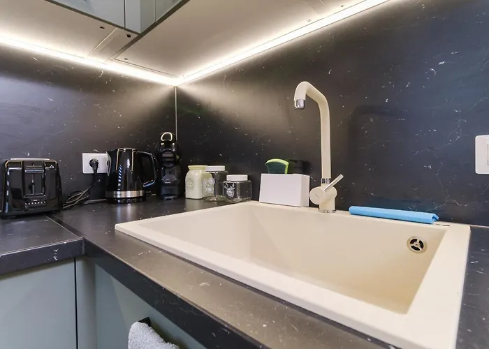 Modern 1-bedroom With Free Parking Daire *